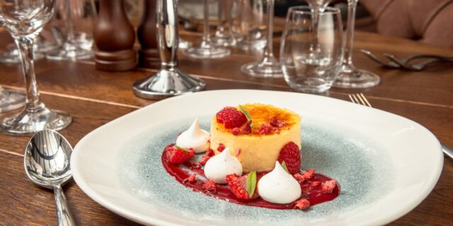 Eat Tiverton Inn & Lounge